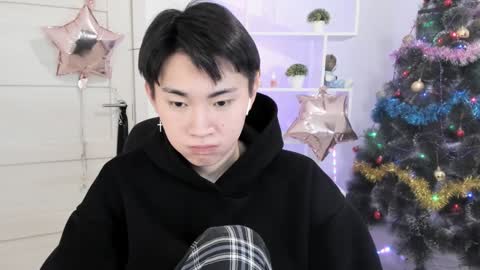 Snapshot of miram_yoo chatting on 12/18/24, 03:37 online show from 12/18/24, 03:37