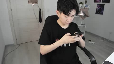 Snapshot of miram_yoo chatting on 01/22/25, 01:42 online show from 01/22/25, 01:42