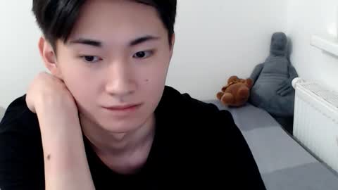 Snapshot of miram_yoo chatting on 10/15/25, 03:17 online show from 10/15/25, 03:17