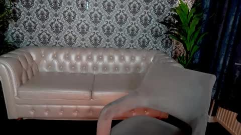 Mira online show from 09/25/25, 02:21