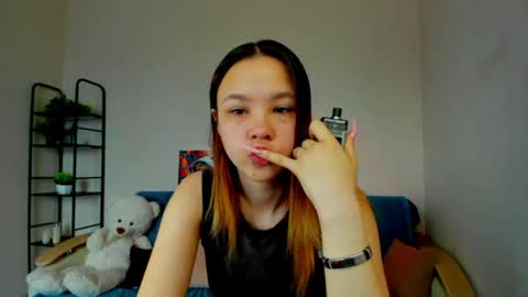 Snapshot of miranda_holms chatting on 07/04/26, 04:51 miranda_holms online show from 07/04/26, 04:51