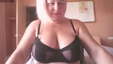 Snapshot of miranda_robinson chatting on 06/15/26, 04:58 Miranda online show from 06/15/26, 04:58