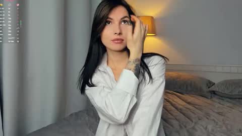 Snapshot of mirandabettman chatting on 12/19/25, 06:31 My name is Adele online show from 12/19/25, 06:31