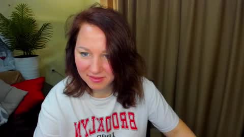 Snapshot of mirandadyson chatting on 03/06/25, 11:14 MirandaDyson online show from 03/06/25, 11:14