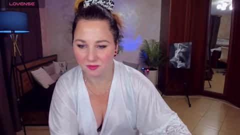 Snapshot of mirandadyson chatting on 09/17/25, 11:01 MirandaDyson online show from 09/17/25, 11:01