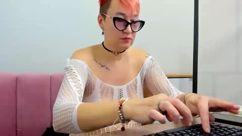 mirandagill online show from 01/13/25, 12:13