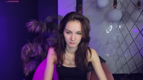 Snapshot of mirandaglow chatting on 12/05/24, 05:48 Miranda online show from 12/05/24, 05:48