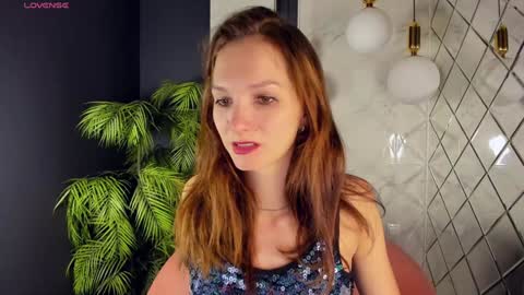 Snapshot of mirandaglow chatting on 12/19/24, 06:34 Miranda online show from 12/19/24, 06:34