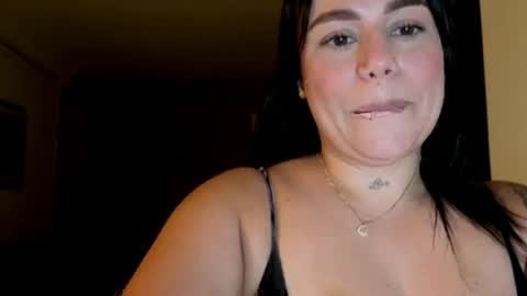 Snapshot of mirandaredd chatting on 06/14/26, 04:14 Miranda online show from 06/14/26, 04:14