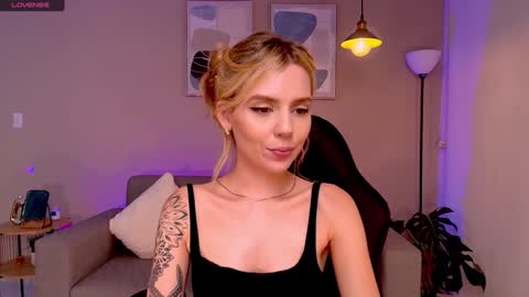 Snapshot of mirandashaw chatting on 01/13/25, 11:49 Miranda Shaw online show from 01/13/25, 11:49