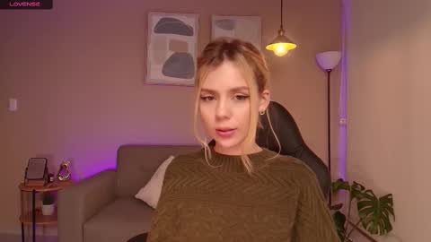 Snapshot of mirandashaw chatting on 02/10/25, 02:41 Miranda Shaw online show from 02/10/25, 02:41