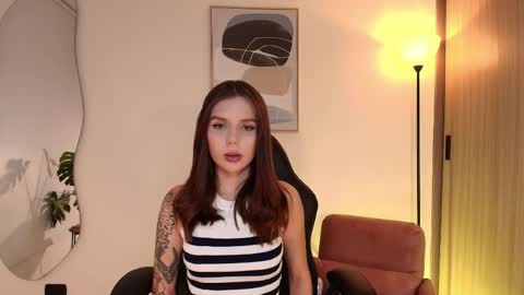 Snapshot of mirandashaw chatting on 04/13/26, 02:06 Miranda Shaw online show from 04/13/26, 02:06