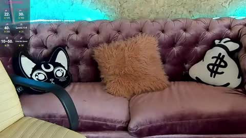 Snapshot of mirandawarm chatting on 02/15/25, 12:01 Miranda online show from 02/15/25, 12:01