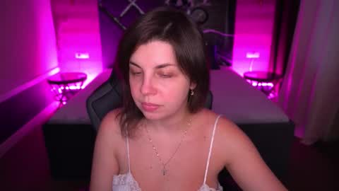 Snapshot of mirandawarm chatting on 10/19/25, 04:57 Miranda online show from 10/19/25, 04:57