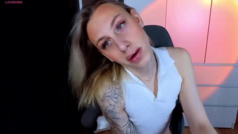 Snapshot of miraraid chatting on 01/15/25, 01:23 miraraid online show from 01/15/25, 01:23