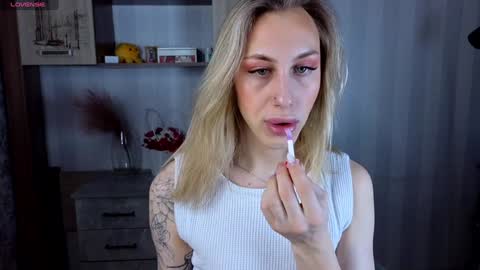 Snapshot of miraraid chatting on 01/20/25, 04:10 miraraid online show from 01/20/25, 04:10