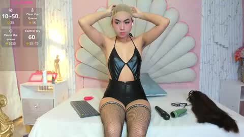 MiraRossi online show from 07/15/26, 08:03