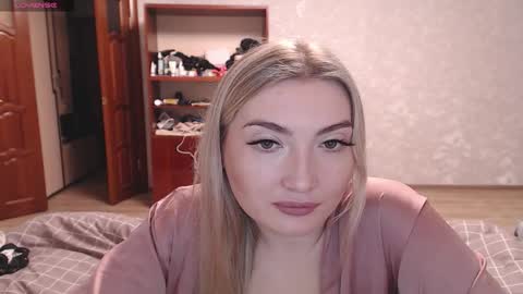 Snapshot of miraroy chatting on 02/05/26, 02:54 Mira online show from 02/05/26, 02:54