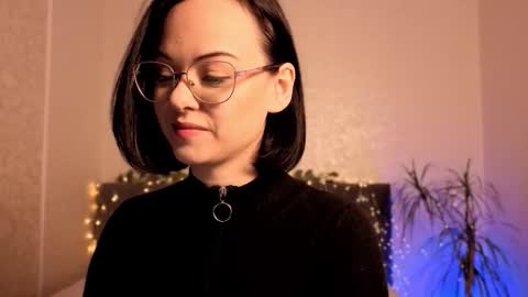 MiraSkyy online show from 12/01/25, 07:41