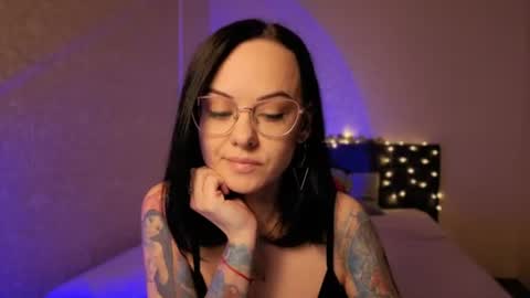 Snapshot of miraskyy chatting on 06/14/26, 04:42 MiraSkyy online show from 06/14/26, 04:42