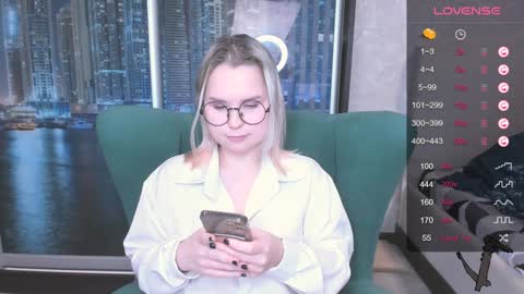 Snapshot of miray_kuriyama chatting on 12/08/24, 10:03 Kira online show from 12/08/24, 10:03