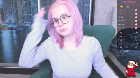 Snapshot of miray_kuriyama chatting on 12/21/24, 10:50 Kira online show from 12/21/24, 10:50