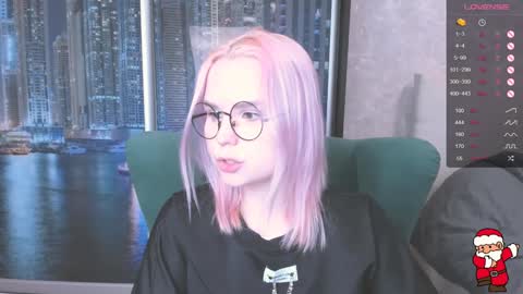 Snapshot of miray_kuriyama chatting on 12/29/24, 12:23 Kira online show from 12/29/24, 12:23