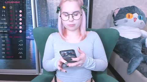 Snapshot of miray_kuriyama chatting on 01/12/25, 04:21 Kira online show from 01/12/25, 04:21