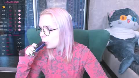 Snapshot of miray_kuriyama chatting on 01/12/25, 05:54 Kira online show from 01/12/25, 05:54