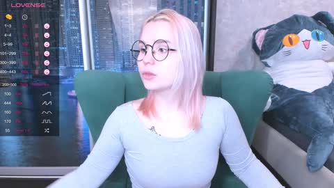 Snapshot of miray_kuriyama chatting on 01/16/25, 12:45 Kira online show from 01/16/25, 12:45