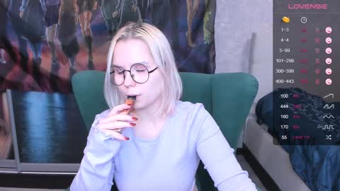 Snapshot of miray_kuriyama chatting on 02/07/25, 10:52 Kira online show from 02/07/25, 10:52