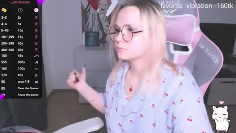 Snapshot of miray_kuriyama chatting on 09/21/25, 09:38 Kira online show from 09/21/25, 09:38