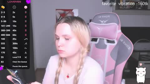 Snapshot of miray_kuriyama chatting on 10/15/25, 06:30 Kira online show from 10/15/25, 06:30