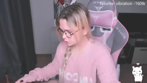 Snapshot of miray_kuriyama chatting on 10/19/25, 09:15 Kira online show from 10/19/25, 09:15