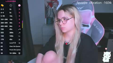 Snapshot of miray_kuriyama chatting on 10/26/25, 12:38 Kira online show from 10/26/25, 12:38