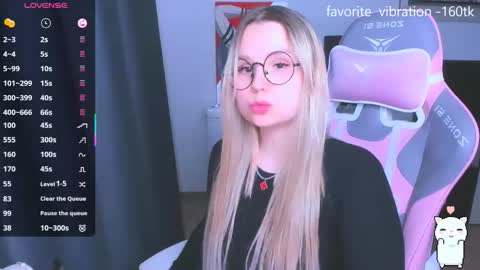 Snapshot of miray_kuriyama chatting on 11/14/25, 06:17 Kira online show from 11/14/25, 06:17