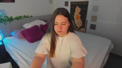 Snapshot of mireyalin chatting on 05/19/26, 05:25 Mireya online show from 05/19/26, 05:25