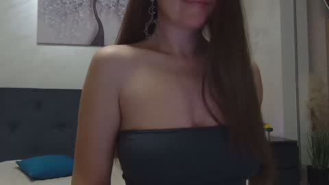 Snapshot of miriam04 chatting on 01/28/25, 10:12 miriam04 online show from 01/28/25, 10:12