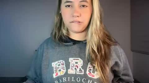 Snapshot of mirilinda chatting on 03/09/26, 03:32 mirilinda online show from 03/09/26, 03:32