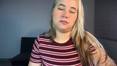 Snapshot of mirilinda chatting on 03/20/26, 02:49 mirilinda online show from 03/20/26, 02:49