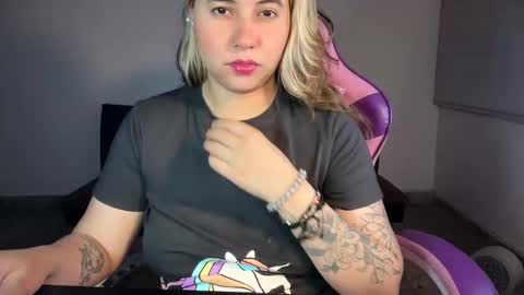 Snapshot of mirilinda chatting on 03/23/26, 04:16 mirilinda online show from 03/23/26, 04:16