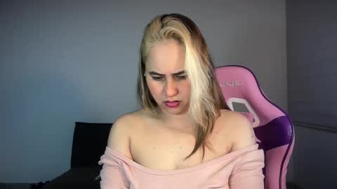 Snapshot of mirilinda chatting on 03/27/26, 03:01 mirilinda online show from 03/27/26, 03:01