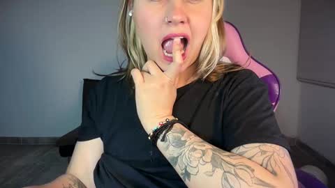 Snapshot of mirilinda chatting on 04/09/26, 06:19 mirilinda online show from 04/09/26, 06:19