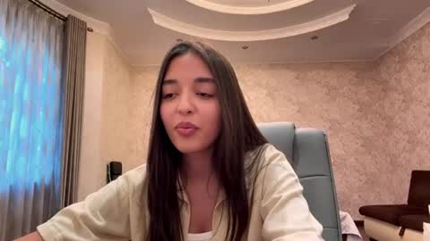 Snapshot of mirnabranca chatting on 08/01/26, 12:26 Mila online show from 08/01/26, 12:26