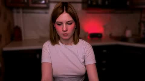 Snapshot of mirrameow chatting on 12/18/25, 06:36 Mira online show from 12/18/25, 06:36