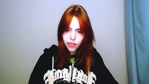 Snapshot of misaki_chan_ chatting on 11/21/25, 10:52 misaki_chan_ online show from 11/21/25, 10:52