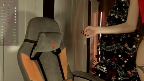 Snapshot of misekiii chatting on 12/17/25, 03:34 misekiii online show from 12/17/25, 03:34