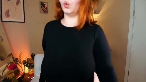 Snapshot of misha_the_createrr chatting on 10/04/25, 09:07 Ivy online show from 10/04/25, 09:07