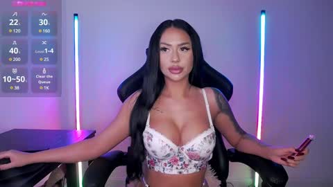 Snapshot of mishablueee chatting on 12/19/24, 09:06 MishaBlueee online show from 12/19/24, 09:06