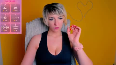 Snapshot of mishelle_blondie chatting on 03/09/26, 12:31 Mishelle online show from 03/09/26, 12:31